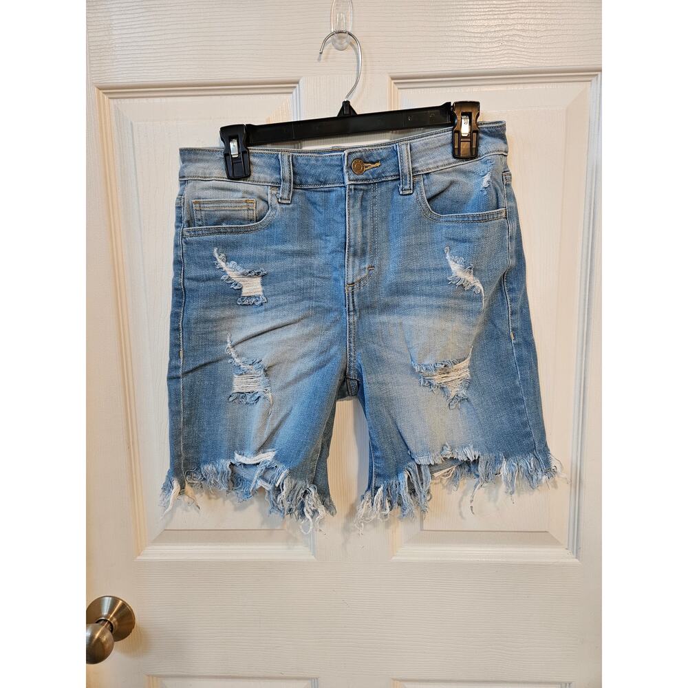 Cello Distressed Bermuda Denim Jorts Women’s M Light Wash Raw Hem Stretch NWT